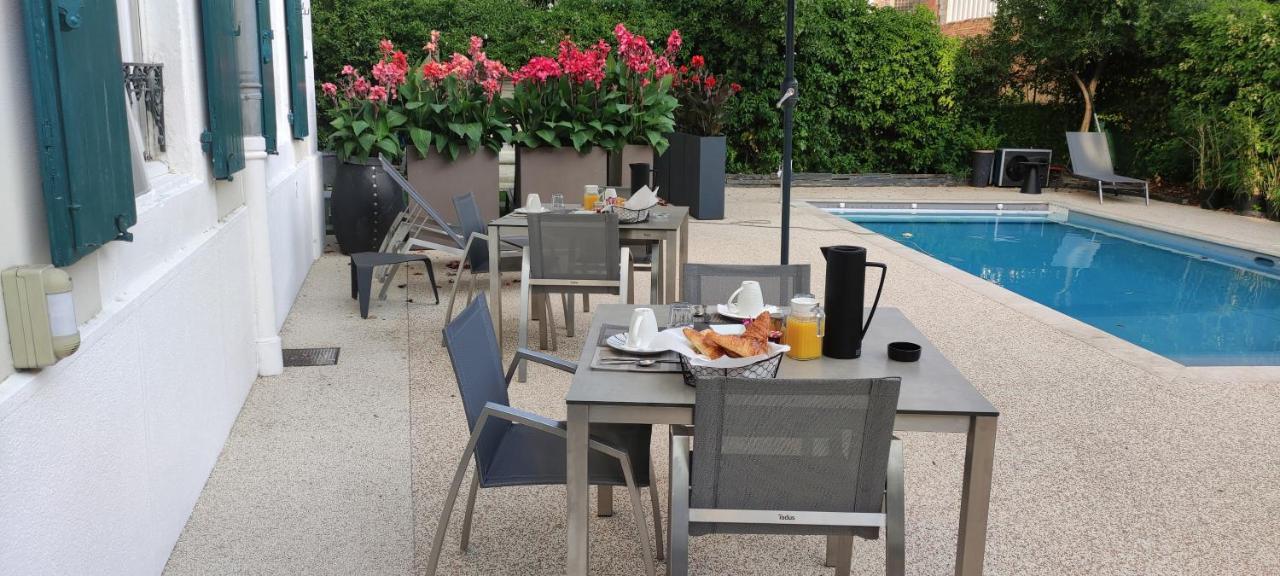 Bed and Breakfast Les Jardins De La Fontaine Alès Exterior foto